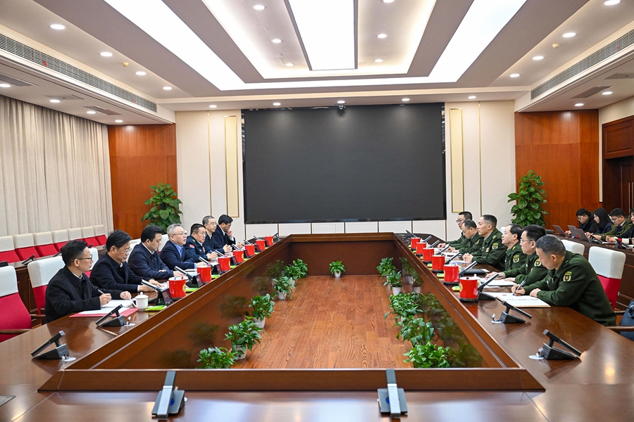 沈曉明與國防科技大學官兵代表座談交流